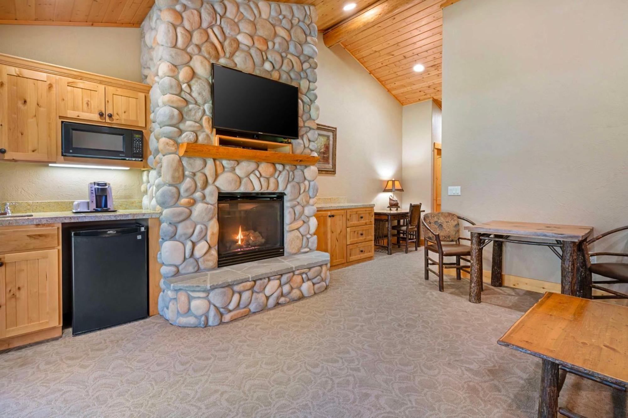 Best Western Ponderosa Lodge Сістерс Екстер'єр фото