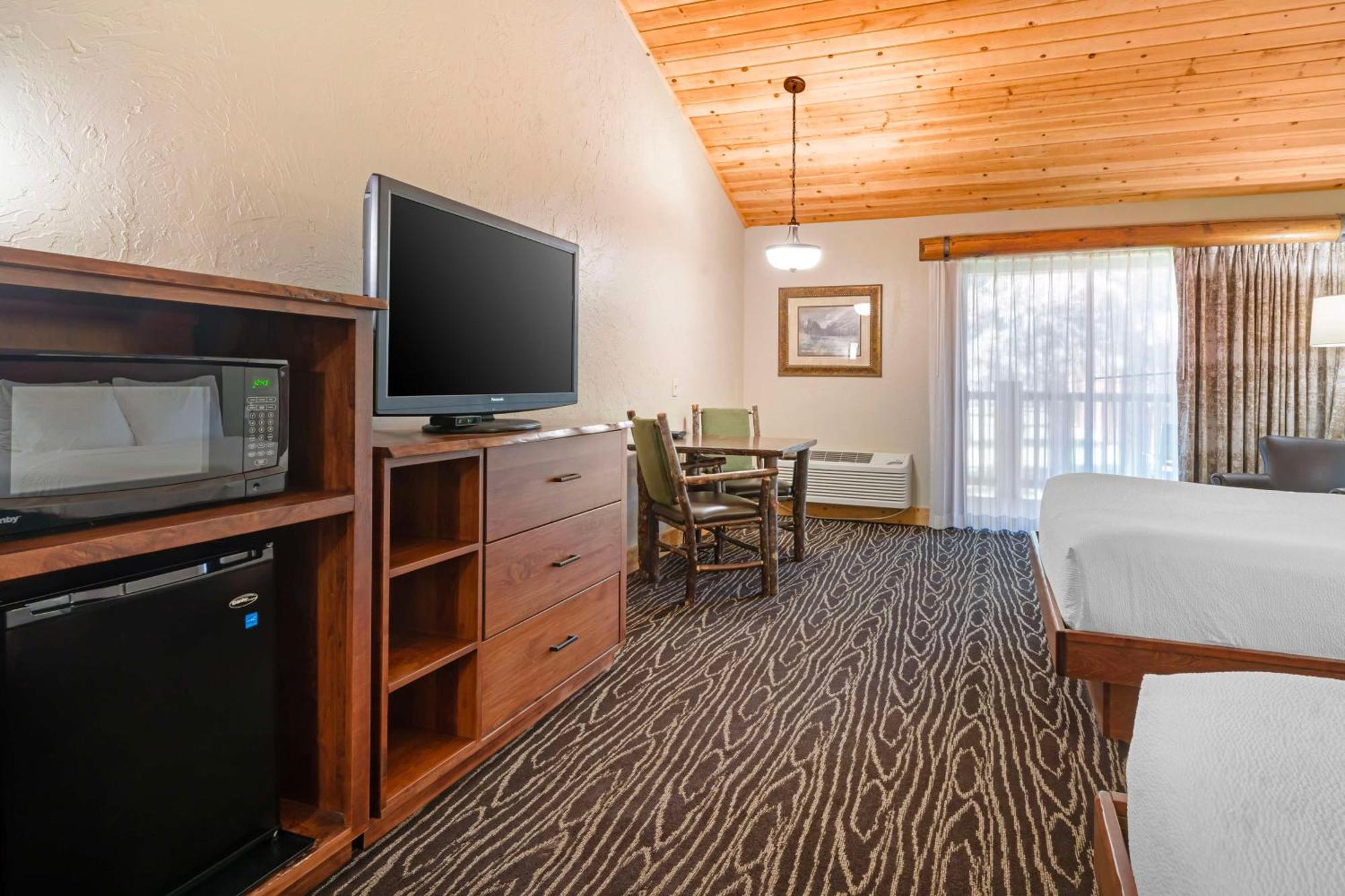 Best Western Ponderosa Lodge Сістерс Екстер'єр фото