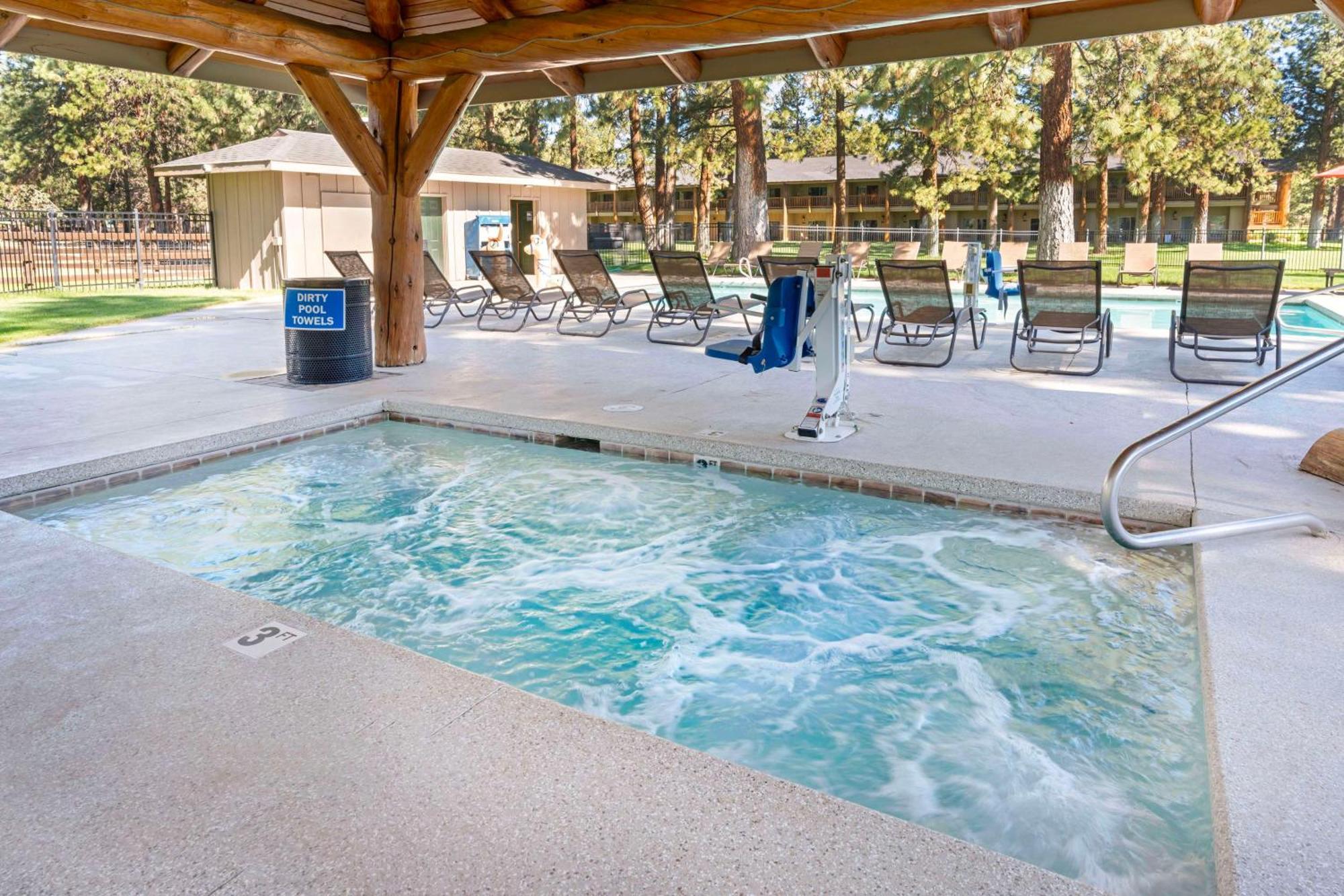 Best Western Ponderosa Lodge Сістерс Екстер'єр фото