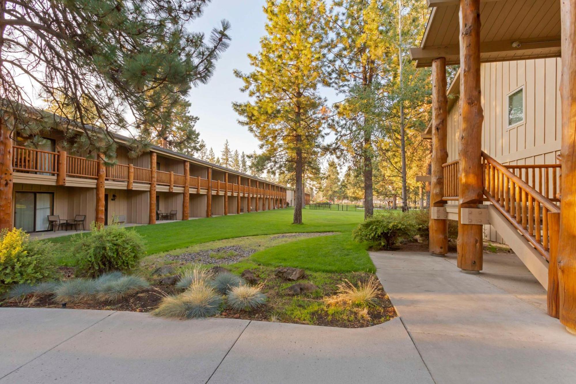 Best Western Ponderosa Lodge Сістерс Екстер'єр фото