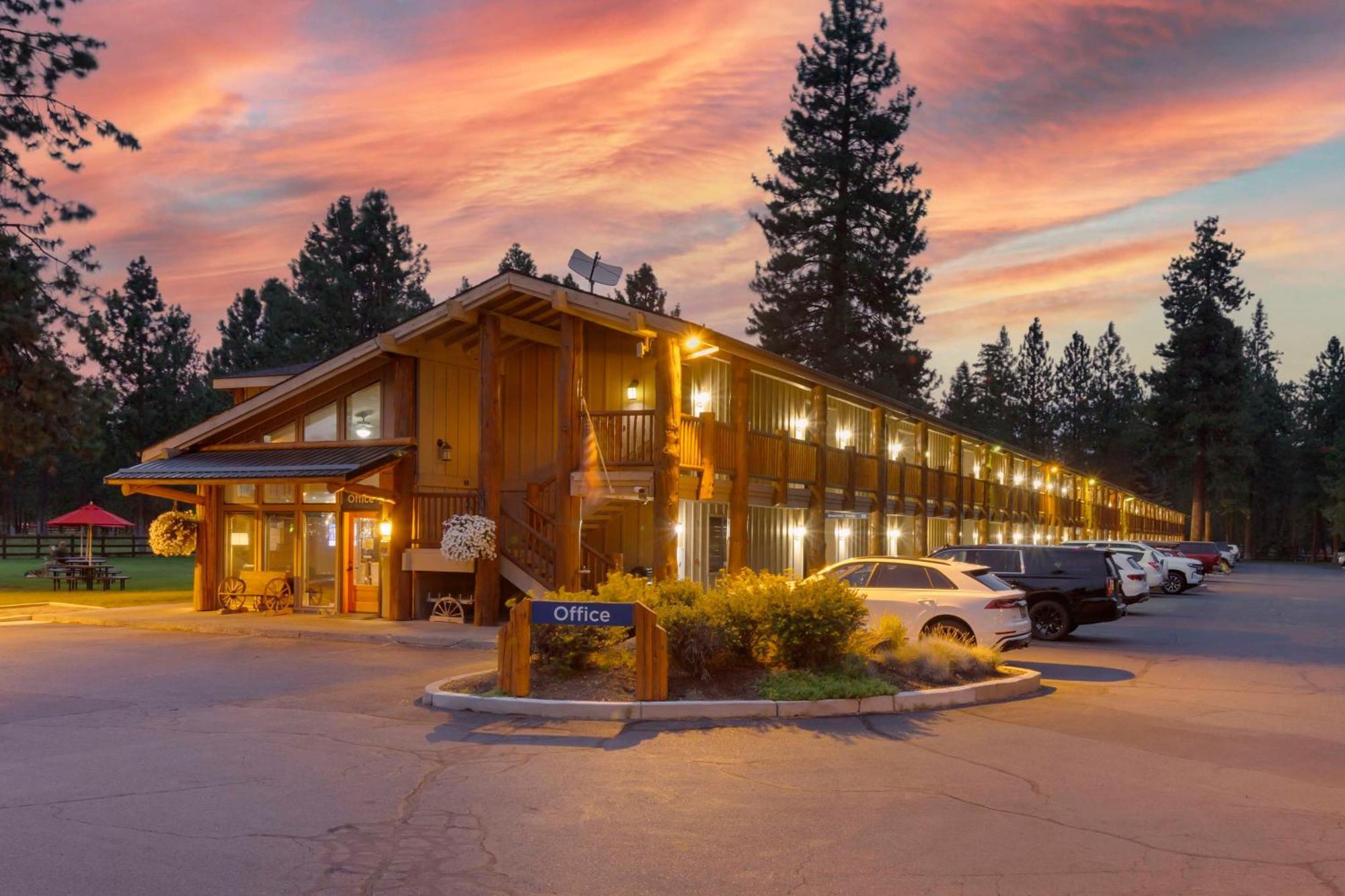 Best Western Ponderosa Lodge Сістерс Екстер'єр фото