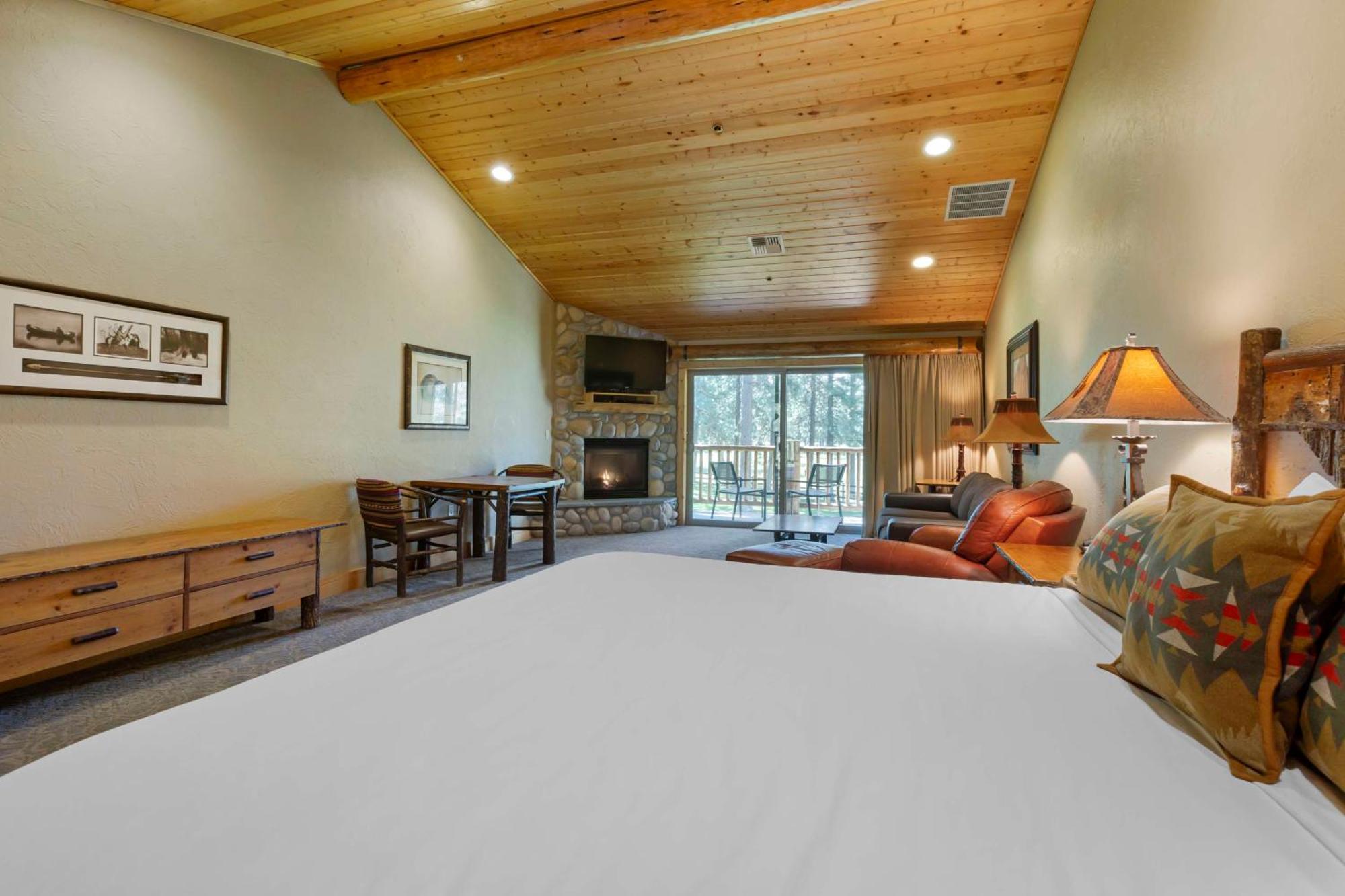 Best Western Ponderosa Lodge Сістерс Екстер'єр фото